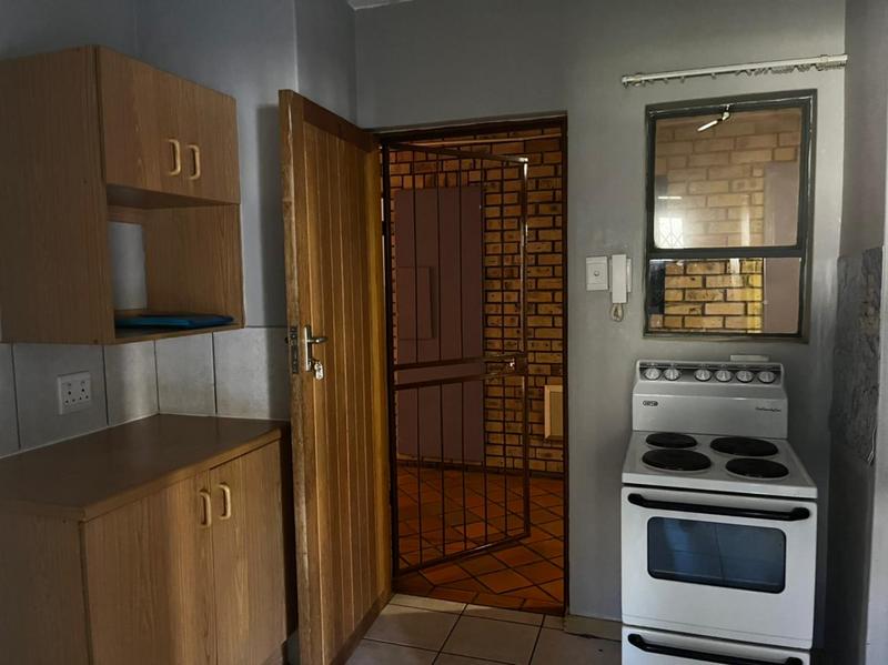 2 Bedroom Property for Sale in Kannoniers Park North West